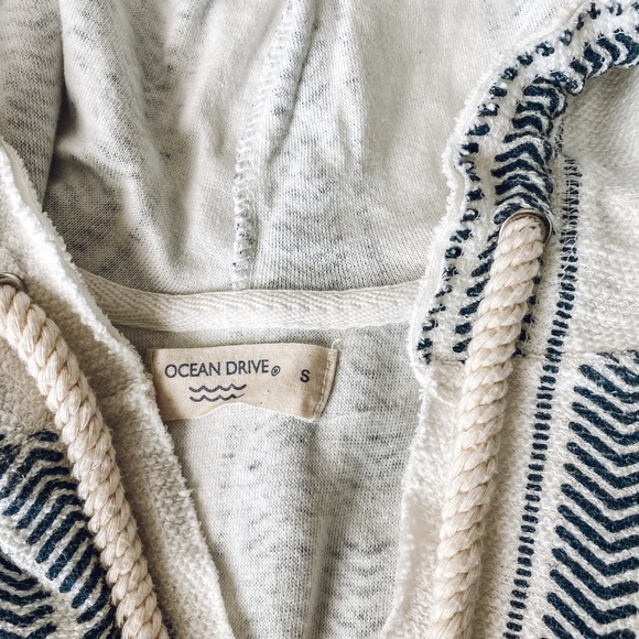 Hooded Poncho Sweatshirt - Picture 6 of 6